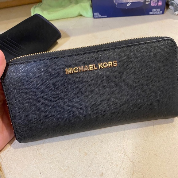Michael Kors purse and Matching wallet - Picture 4 of 4